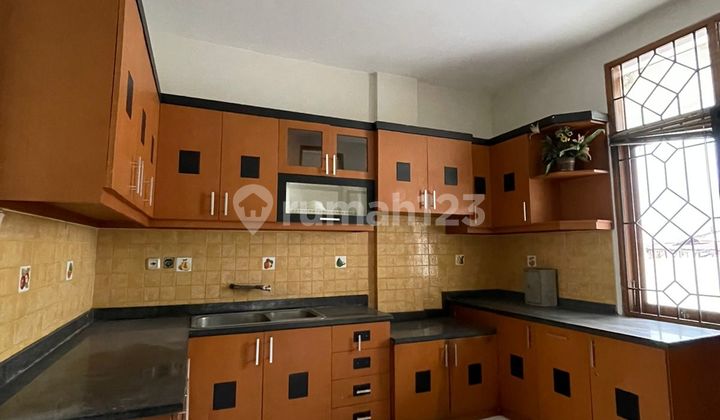 Dijual Ruko 4 Lantai Di Lengkong Besar, Sayap Asia Afrika, Pusat Kota Bandung, Bagus Untuk Kantor Dan Usaha Lainnya 1
