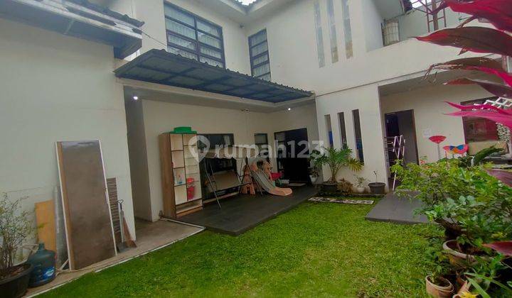 Rumah Lux Terawat Main Road Jalan Raya Cicalengka - Majalaya, Bandung, Luas Tanah 310m2, bisa untuk usaha 2