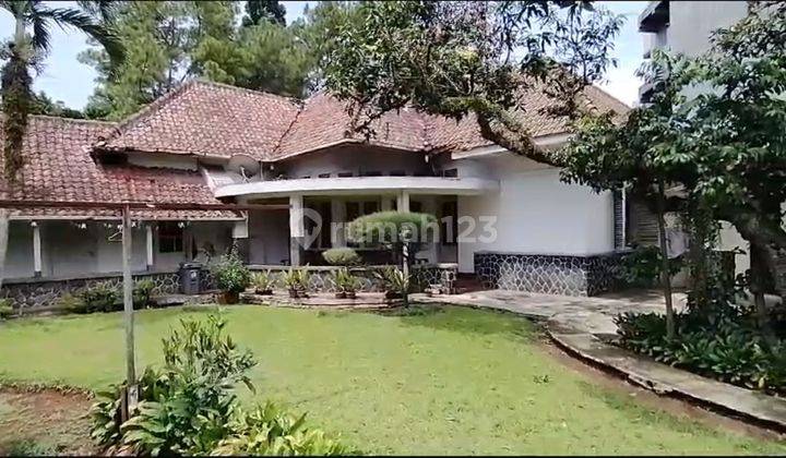 Rumah Belanda di Dr. Cipto, Cipaganti, Bandung SHM Hadap Barat 2