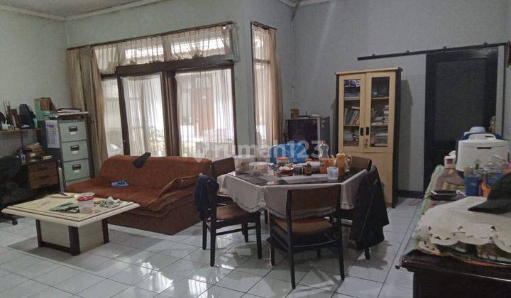 ruang makan rumah kost di komplek cikutra