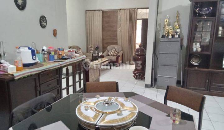 ruang keluarga rumah kost di komplek cikutra