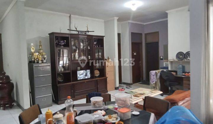 ruang keluarga rumah kost di komplek cikutra