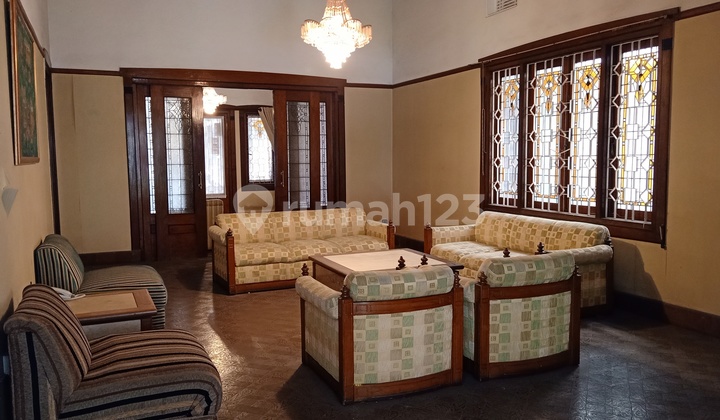 Dago Pusat - Disewakan Rumah Klasik di Jl. Suryakencana, Sayap Dago, Bandung Dekat Rs Borromeous, Kampus Unpad, Itb