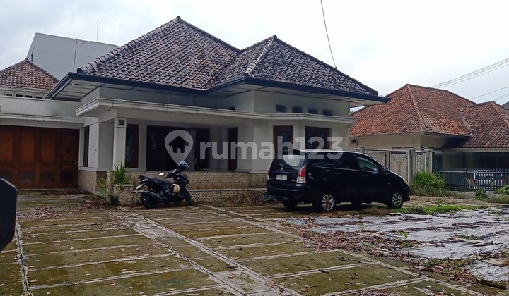 Classic Heritage Wing Dago House, Near Borromeous Hospital, Unpad Campus, ITB