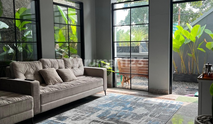 Excellent House on Jl Banteng, Palasari, Sayap Talaga Bodas, Bandung, suitable for Cafe, Salon, Boutique Business.