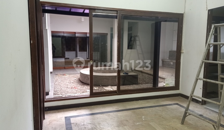 Turangga - Disewakan Rumah Bagus untuk Resto, Cafe, Kantor di Turangga, Buah Batu, Bandung