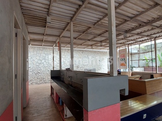 For Sale House on Jl. Riau Bandung, Ideal for Business 2