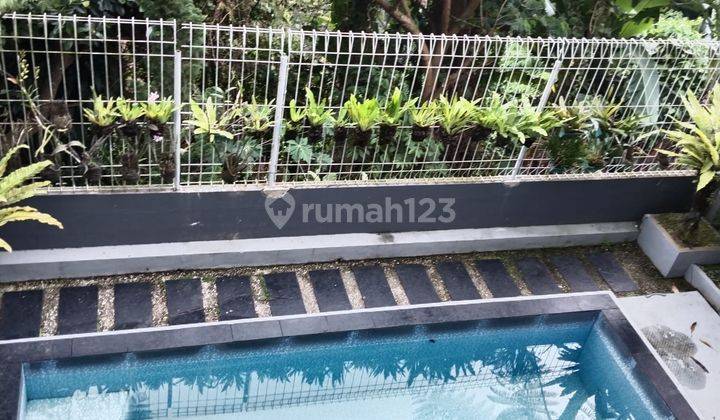 Jual Rumah Ada Kolam Renang di Ciwaruga 2