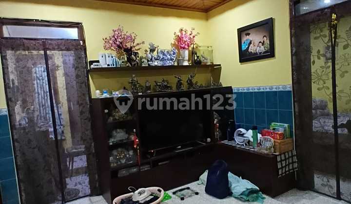 2-Story House Near Paris Van Java Mall in the Sukajadi Wing of Bandung 2