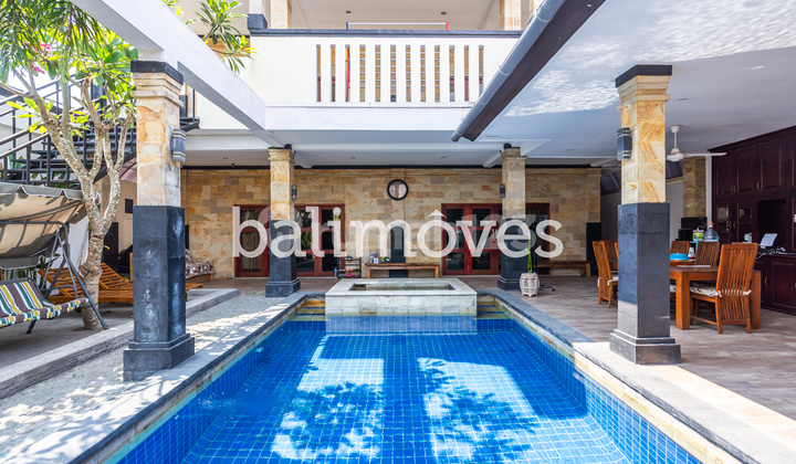 Beautiful Villa with 6 Bedrooms Built on 400m2 of Land