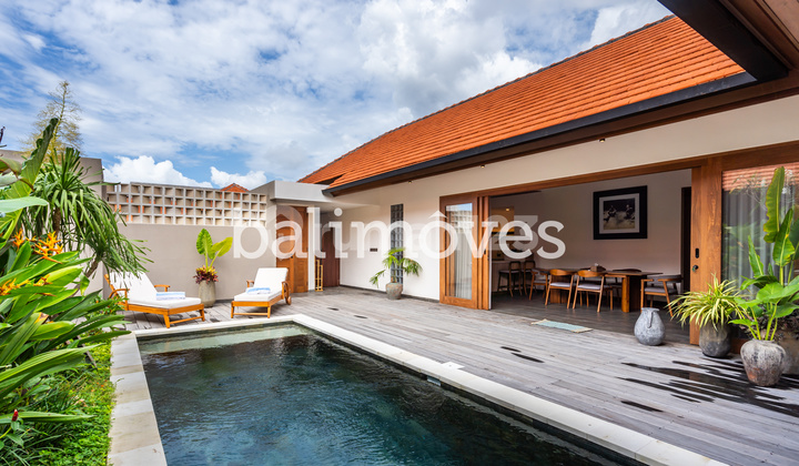 Vila Modern Tiga Kamar Tidur Dalam Kompleks Di Tepi Pantai Sanur