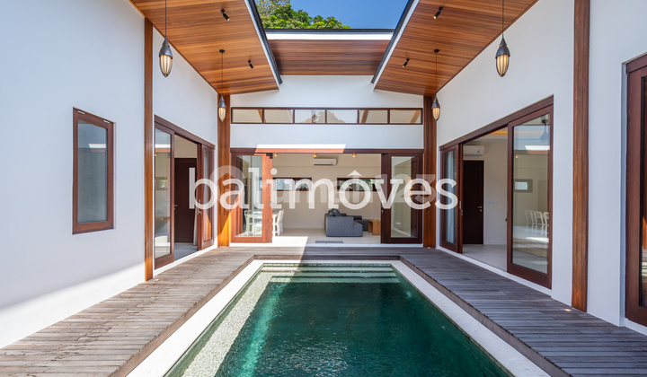 Villa Mewah Baru dengan 4 Kamar Tidur di Tepi Pantai Sanur