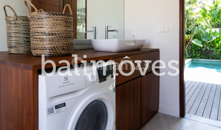 Under construction, beautiful 3 bedroom villa on the edge of Sanur Beach 2