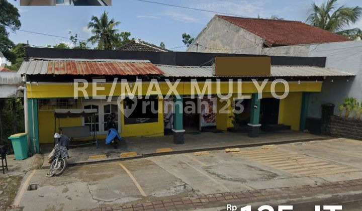 For Rent: Spacious Shop House in the Center of Purwokerto 1