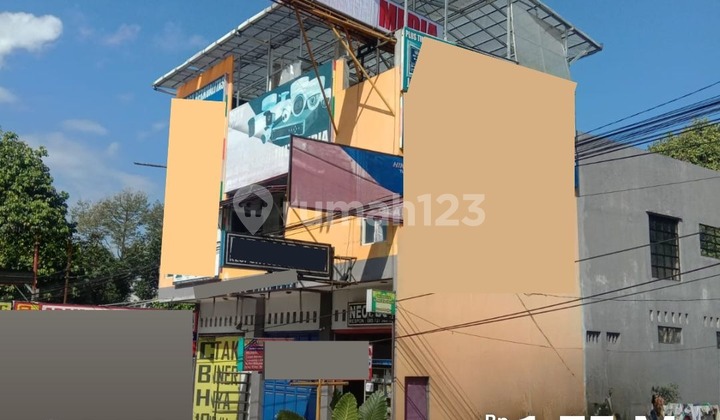 3-Story Shophouse Suitable for Business, Strategic Location in Patikraja Area 1