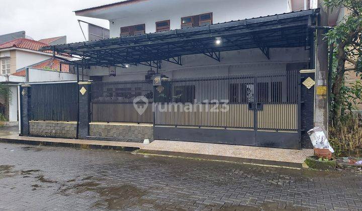 Rumah Modern Ber Ac 4 Kt 3 Km 2 Lantai 2