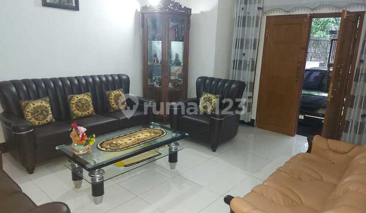 Rumah Modern Ber Ac 4 Kt 3 Km 2 Lantai 5