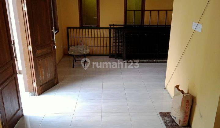Dijual Rumah 2 Lantai 24 Ubin 10 Kamar Lokasi Kembaran 3