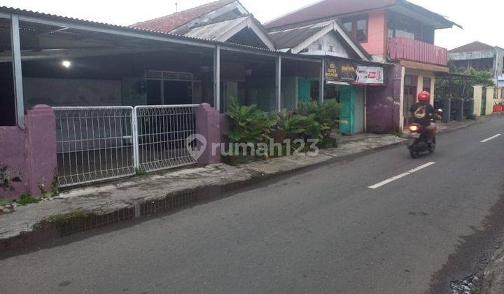 Rumah Dijual Yang Memiliki Garasi Bisa Cukup Untuk 3 4mobil 2