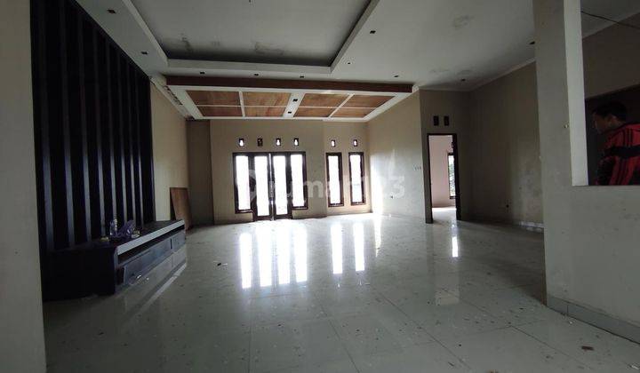 Dijual Tanah dan Bangunan Dekat Berbagai Fasilitas Publik 2