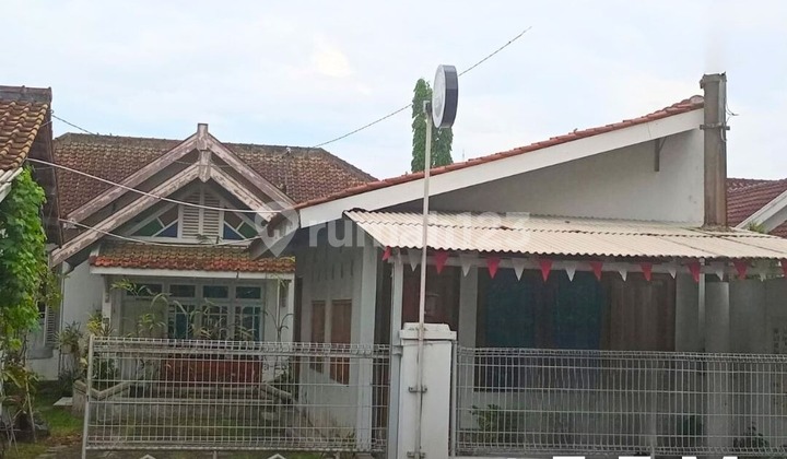For Sale House Large Yard Area Purwokerto 1