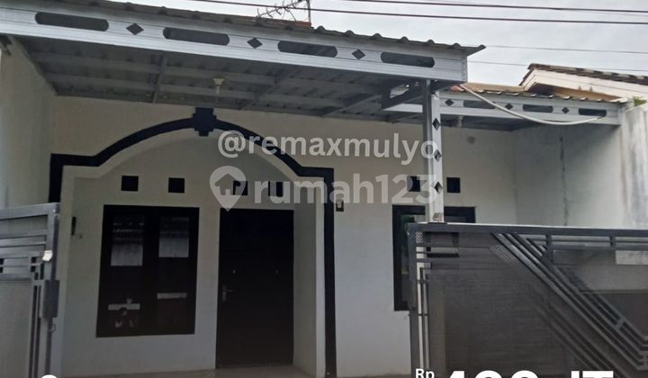 House Ready to Live In Fully Fenced and Garage Area West Purwokerto 1