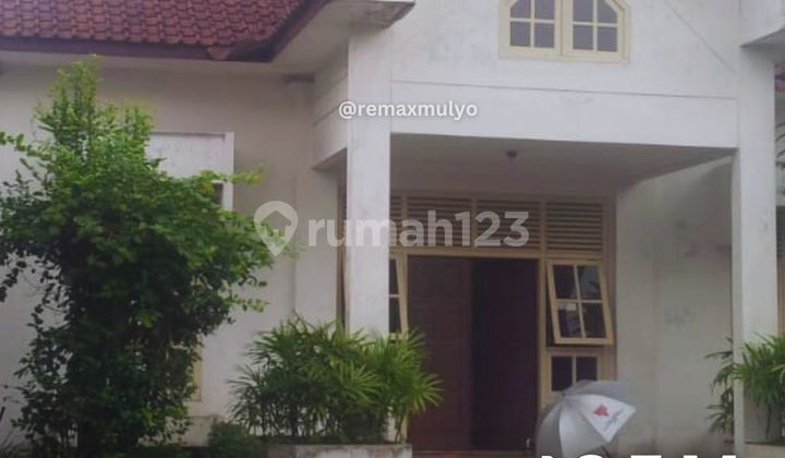 For Sale House In City Center Near Shopping Center 1