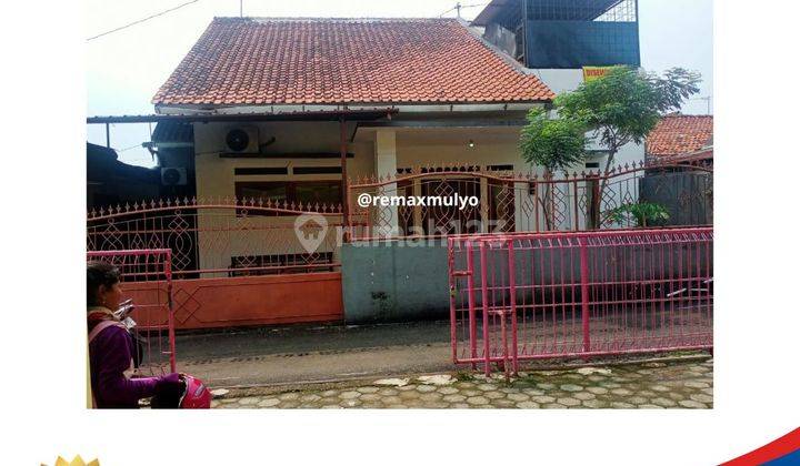 Dijual Rumah 2 Lantai Mudah Dijangkau Semi Furnished 1