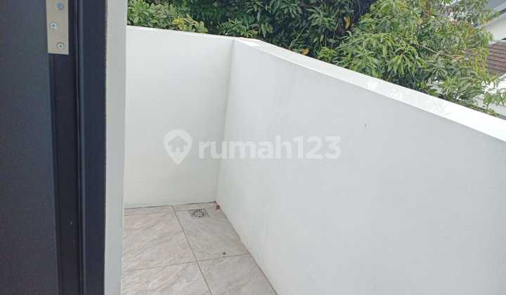 Rumah Brand New 2 Lantai di BSD Dekat Pasar Modern & Akses Tol - Taman Depan Belakang! 2