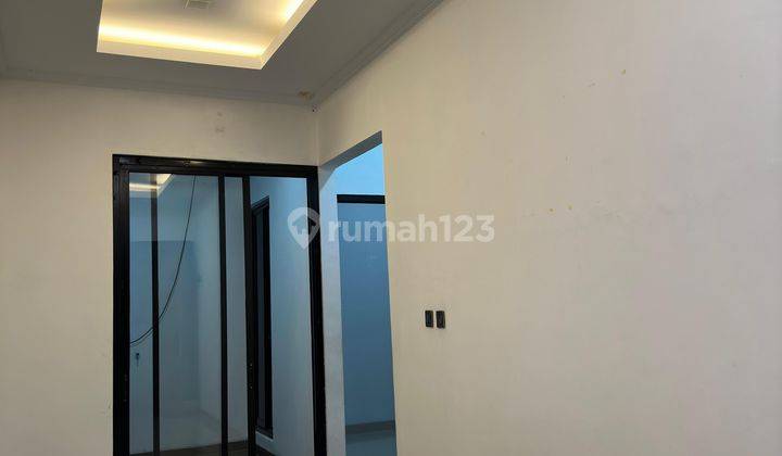 Dijual Rumah Cantik Dekat Alam Sutera 2