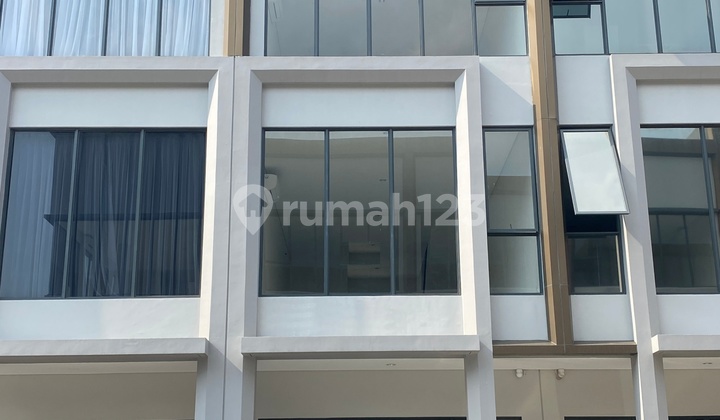 Ruko 3 Lantai di Pusat Gading Serpong