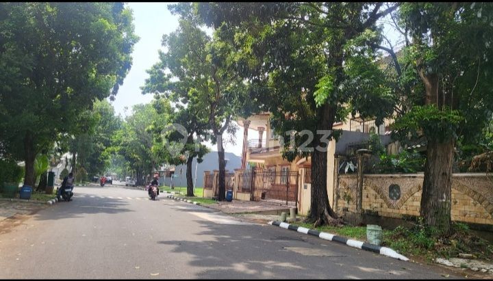 Well-Maintained 2-Storey House and Grand Boulevard in BSD City near AlAzhar BSD School 2