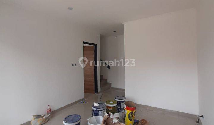 Rumah Modern Minimalis 2 Lantai Bsd City 1