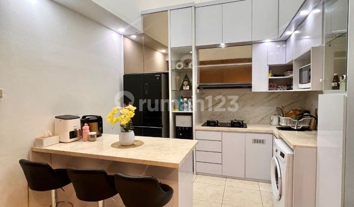 Murah tinggal bawa koper !! Rumah Bagus Furnished di  Greenwich BSD 2