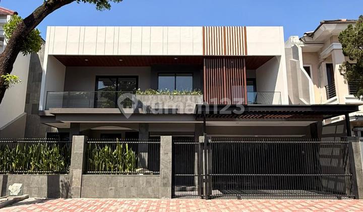 Brand New Look!! Rumah 2 Lantai Full Renovasi di Boulevard Puspita Loka BSD