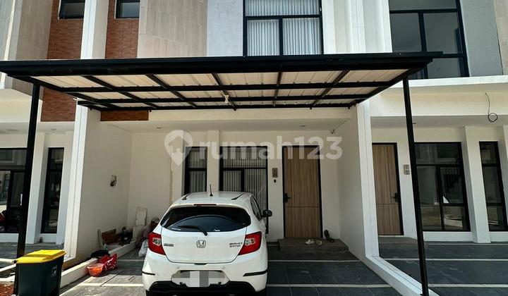 Rumah 2,5 Lantai dengan Rooftop - 4 Menit Tol Serpong | Dekat BSD & Stasiun!