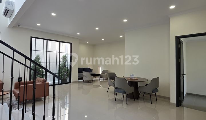 Bagus ! Rumah Modern Dengan Attic Room Luas Di The Spring Gading Serpong  2