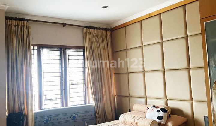 Jual Rumah 3 Lantai  FURNISHED Delatinos BSD 2
