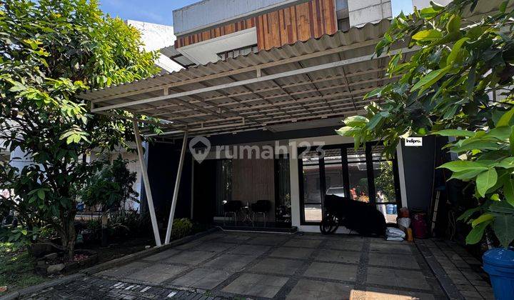 Dijual Rumah Murah 3 Lantai SHM di Prestigia 1