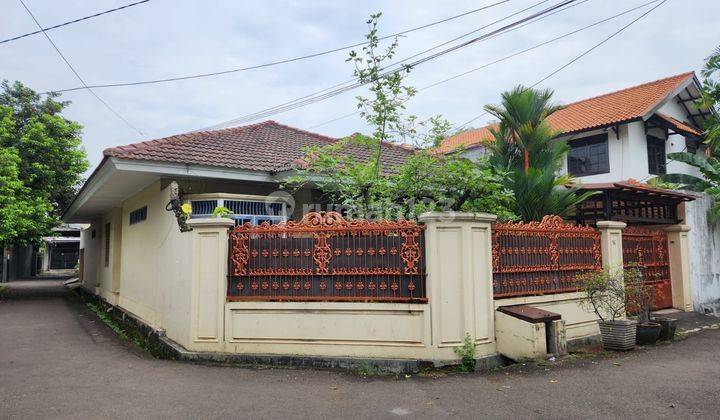 Rumah Hoek Siap Rapih Huni Dijual di Pondok Bambu Duren Sawit 1