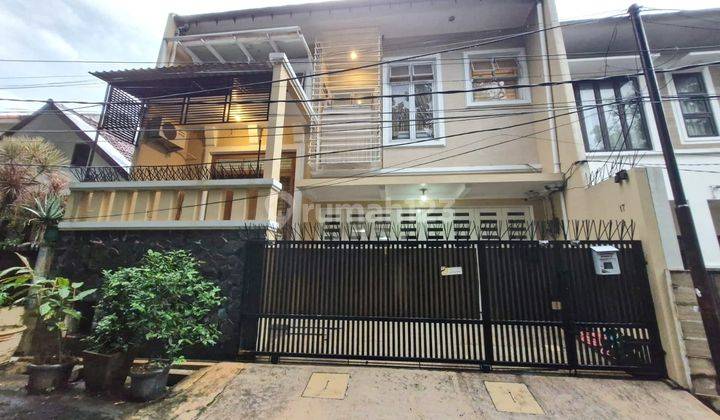 Dijual Rumah Depan Taman di Tebet Barat Jakarta Selatan 1