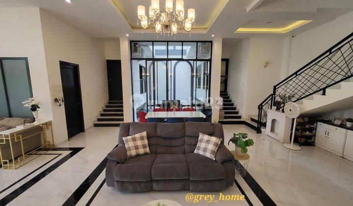 Rumah Modern Dan Full Furnish di Palm Sparing Jakarta Garden City 2