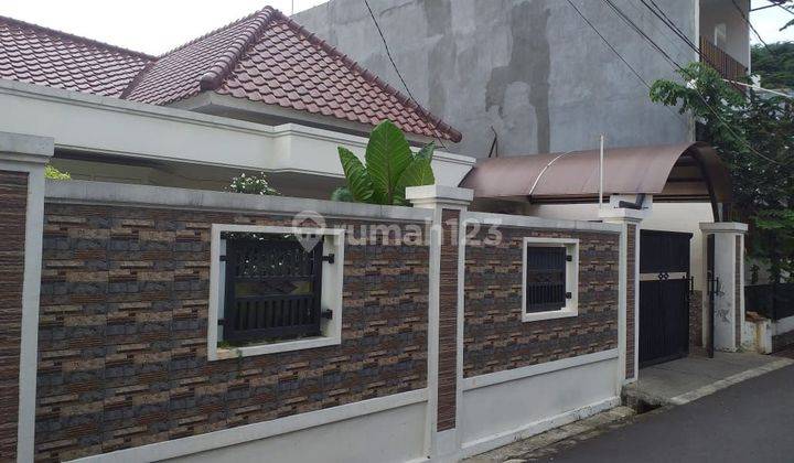 Rumah di menteng dalam tebet jakarta selatan 1