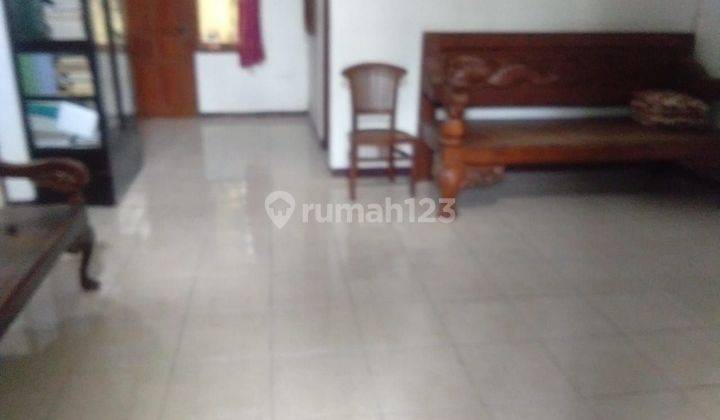 Rumah tengah kota solo di Jl pajajaran utara banjarsari 2