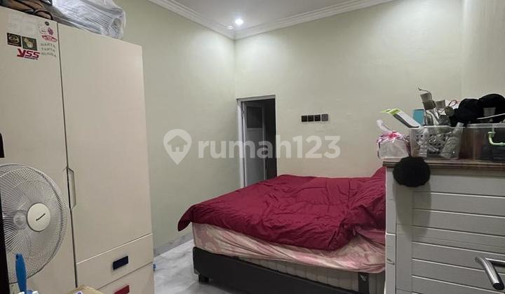 kamar tidur  rumah di vida bumipala bekasi,