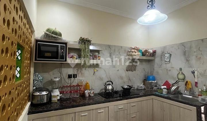 dapur  rumah di vida bumipala bekasi,