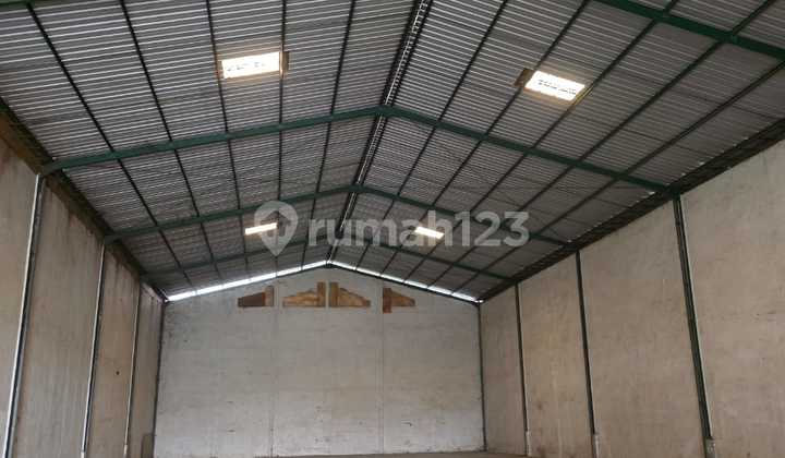 Warehouse 1260 m2 Gedangan, Sidoarjo. Parking Space Available. Strategic Access Near Waru Toll Road. Warehouse 1260 m2 Gedangan, Sidoarjo. Parking Space Available. Strategic Access Near Waru Toll Road.