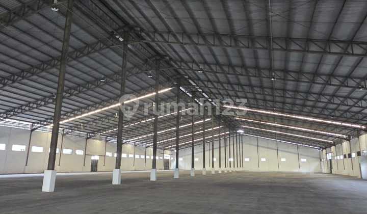 Warehouse in Krian, Sidoarjo Area 5700 M² in Very Good Condition Ready to Use Warehouse in Krian, Sidoarjo Area 5700 M² in Very Good Condition Ready to Use