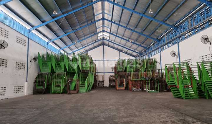 Margomulyo Warehouse, Surabaya with Loading Dock Near Toll Gate
