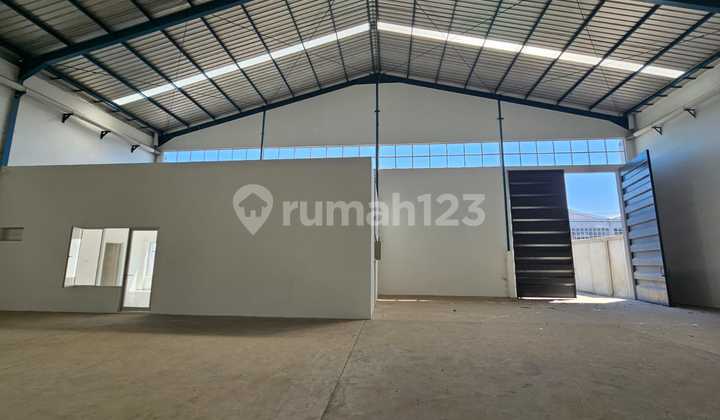 [Spacious Parking] Warehouse in Gedangan Strategic Location